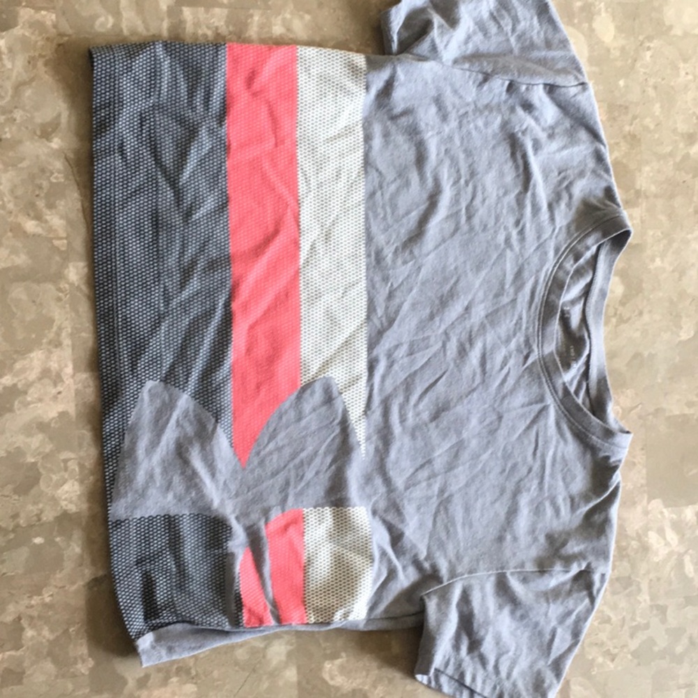 🔥Under Armour Crop Top🔥